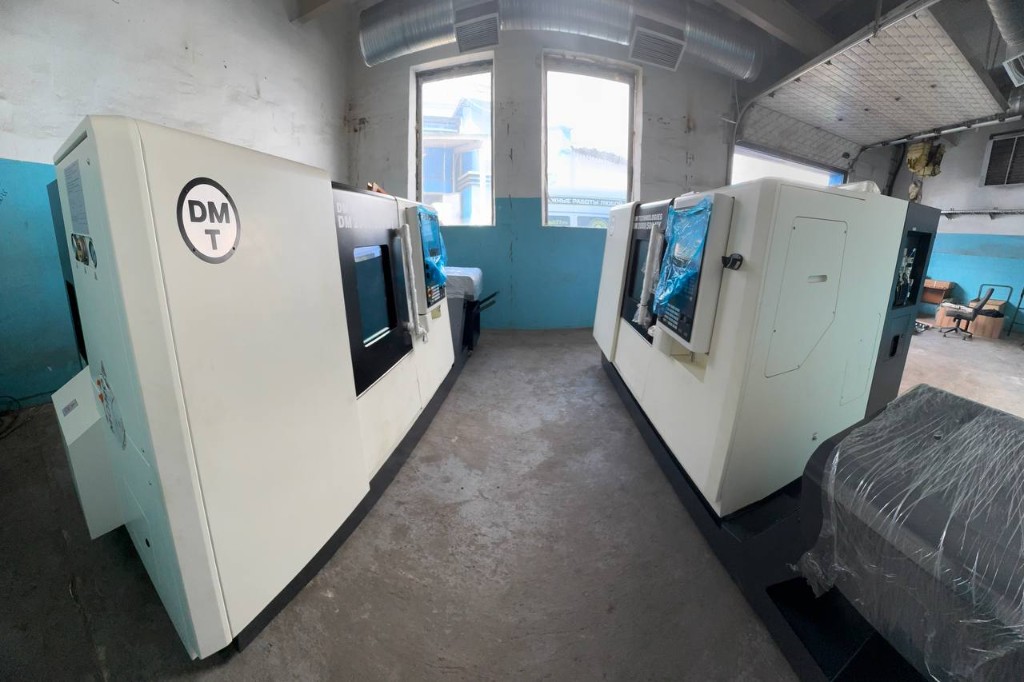 Фото цеха с токарными станками