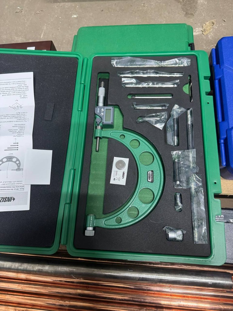 Набор ACCUD: нутромеры серии 362, кольца, допуски на этикетке